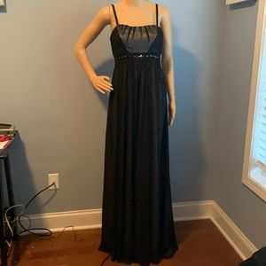 NWOT Guess stunning floor length dress.
